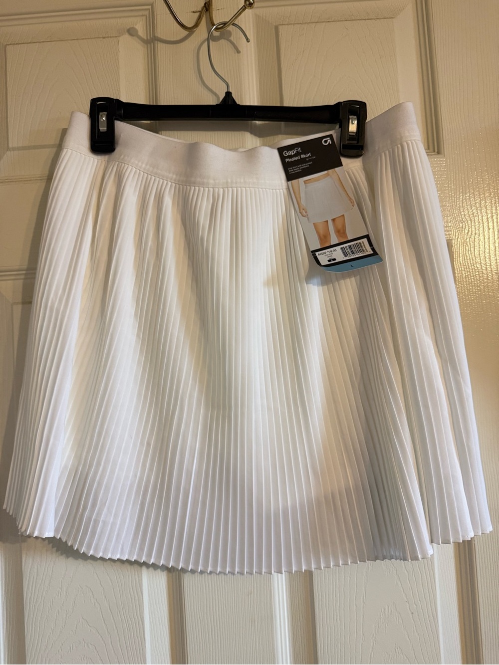 GapFit pleated skort